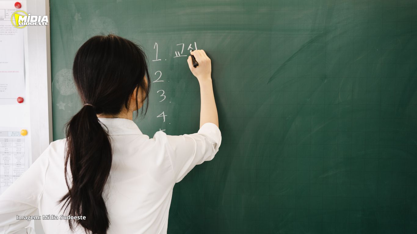 Governo apresenta projeto de lei para reajustar salário dos professores em até 11,31%