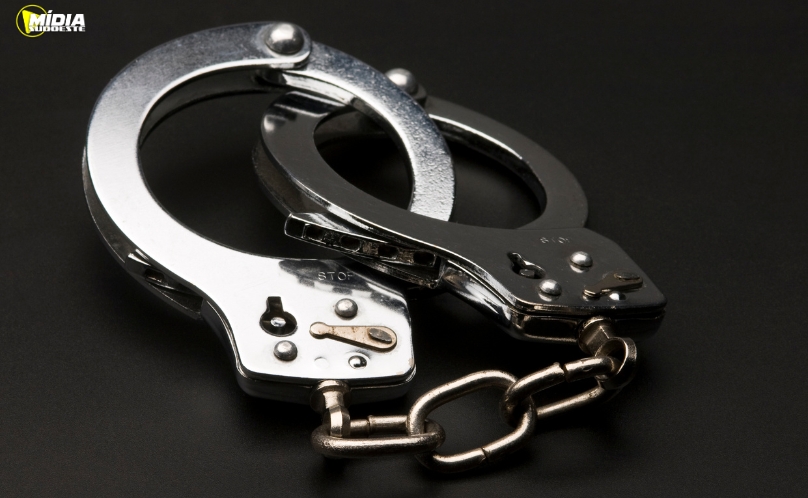 Francisco Beltrão: homem é preso suspeito de tráfico e porte ilegal de arma de fogo