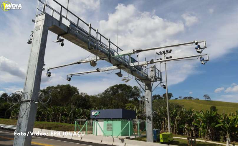 EPR Iguaçu realiza operação para implantação de pórtico em rodovia 
