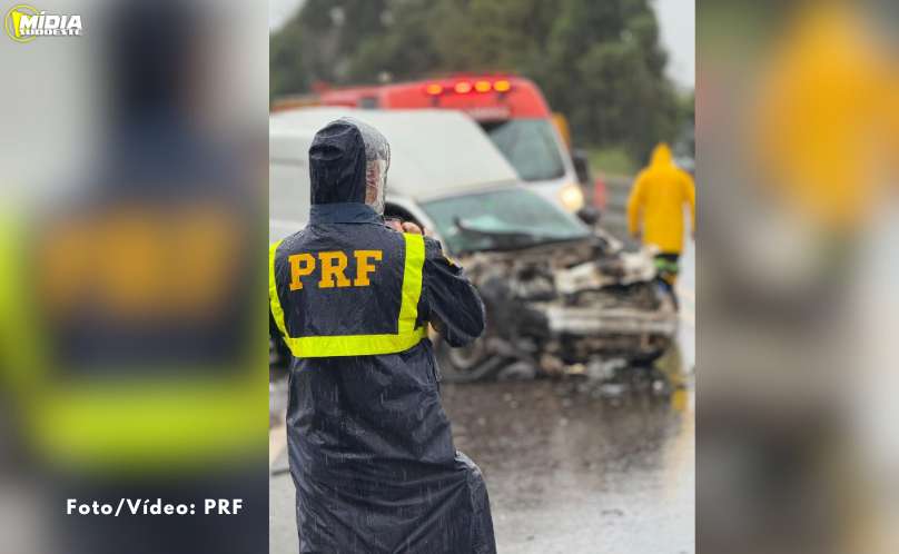Colisão frontal entre dois veículos deixa dois mortos e dois feridos graves na BR-277
