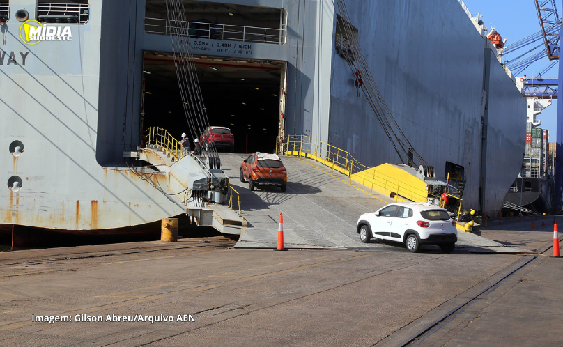 Exportações de automóveis do Paraná crescem 73,7% nos primeiros meses de 2025