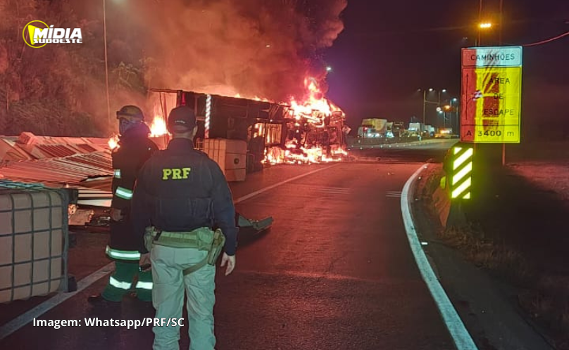 Motorista de caminhão morre após caminhão pegar fogo na BR-376