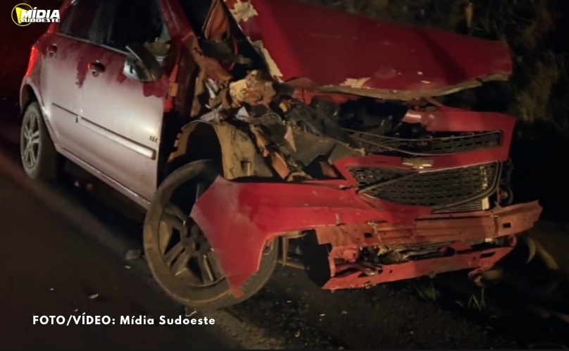 Batida na BR-163 deixa três feridos