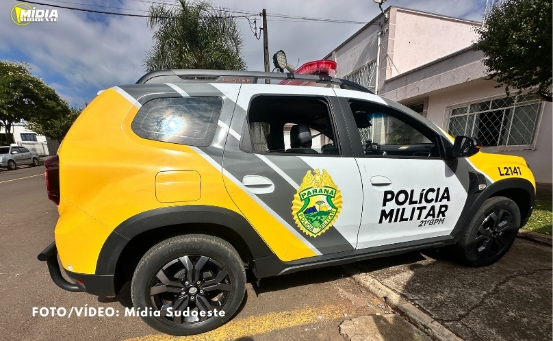 Indivíduo tenta esconder revólver durante abordagem policial em patrulhamento