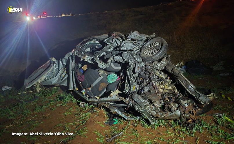 Duas crianças e três adultos morrem em acidente na PR-182