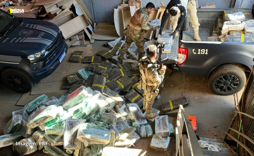 PRF apreende 2 toneladas de maconha em falsa fábrica de móveis