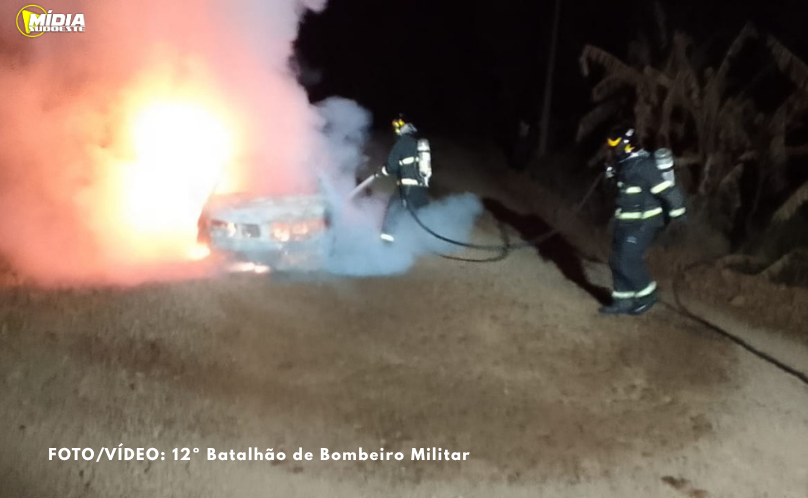 Incêndio em veículo mobiliza Corpo de Bombeiros em São Miguel do Oeste