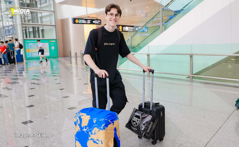 Aluno paranaense participou da Olimpíada Internacional de Inteligência Artificial, em Pequim