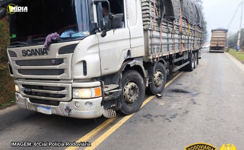 Polícia Rodoviária registra acidente envolvendo caminhões e automóvel na PR-447