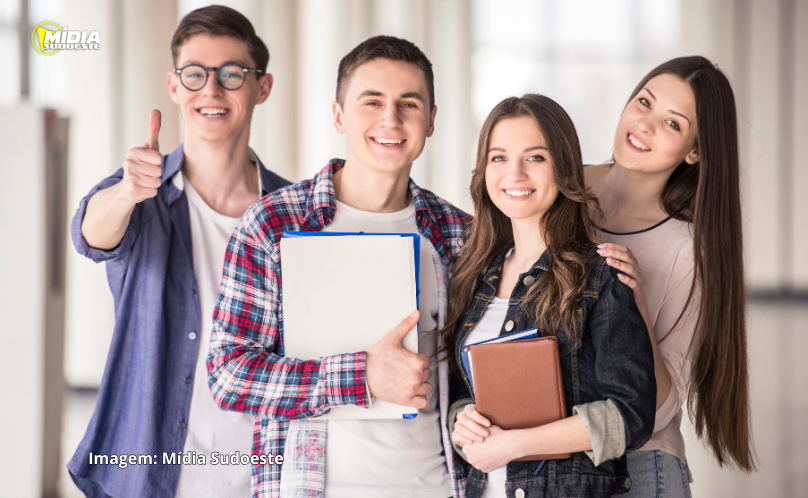 Conselho Estadual de Educação publica novas diretrizes para o Ensino Médio no Paraná