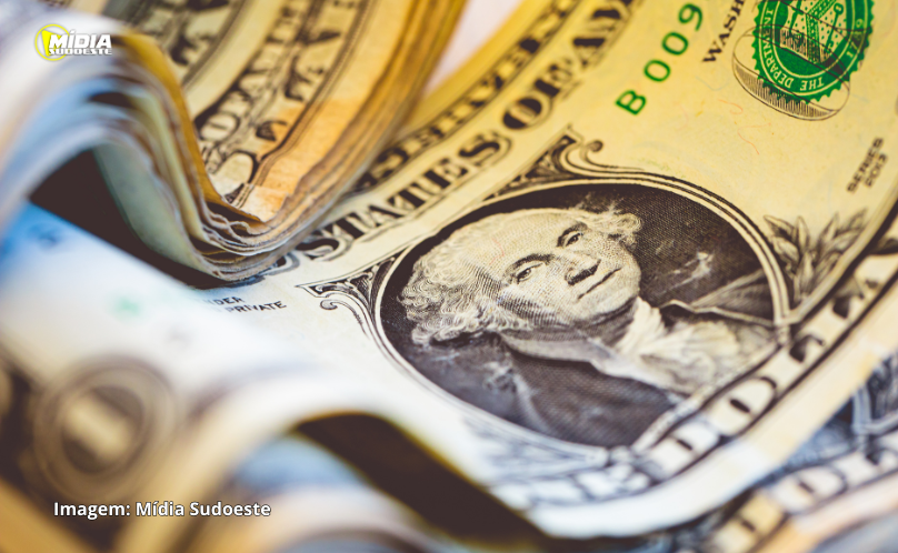 Dólar cai para R$ 5,42 após declarações de presidente do Fed