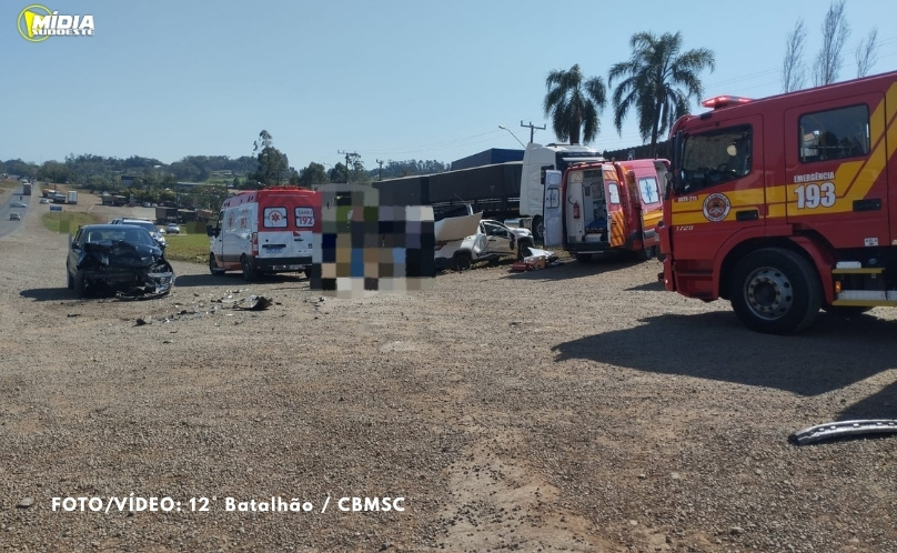 Acidente na BR-282 em Maravilha deixa jovem de 22 anos ferido e encaminhado ao hospital