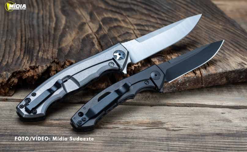 Briga entre adolescentes termina com facada nas costas