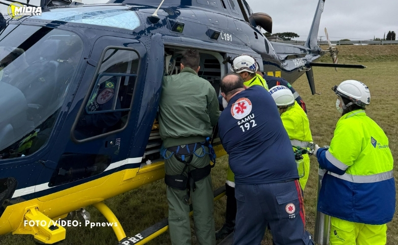 Criança é socorrida após cair de caminhão em movimento