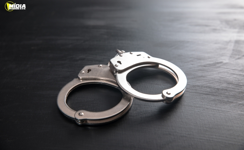 Homem é preso em Ampére em cumprimento de mandado judicial