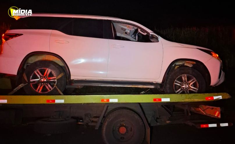 Três pessoas feridas em acidente na PR-483