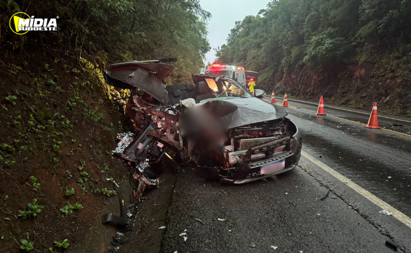 Grave acidente na PR-182 deixa uma mulher morta e três feridos em Ampére
