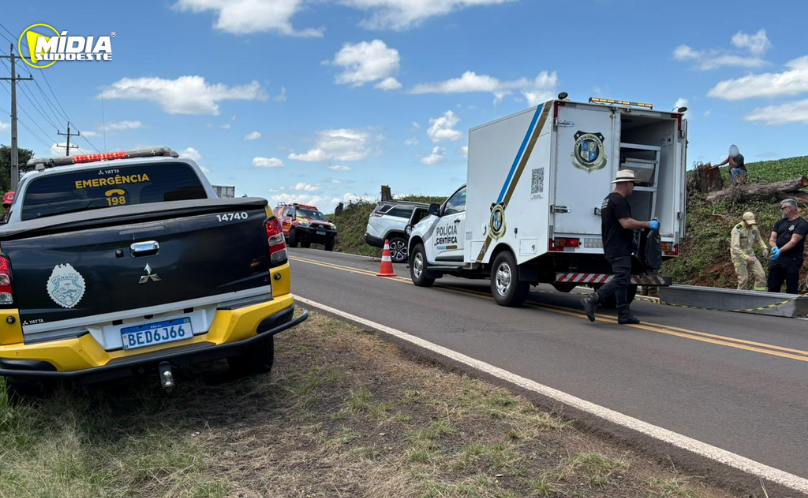 Grave acidente na PR-180 deixa dois mortos e um em estado grave