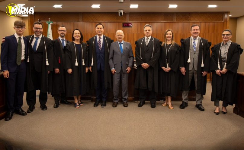 Eduardo Cambi toma posse como membro substituto da Corte do TRE-PR