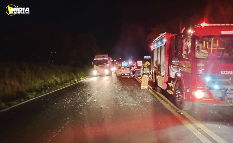 Acidente de trânsito na BR-282 deixa duas pessoas feridas