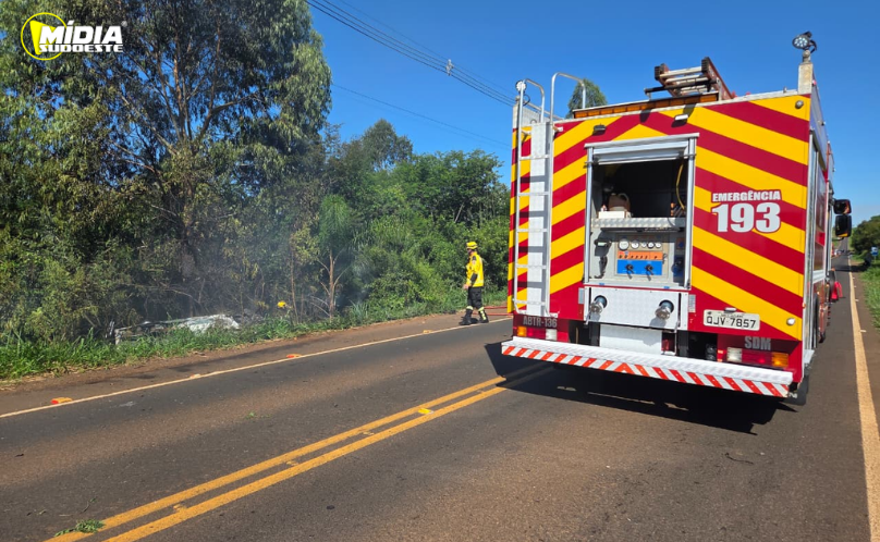Veículo sai da pista e pega fogo na SC-480