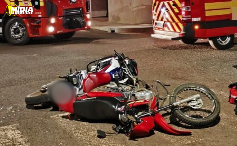 Colisão frontal entre motocicletas deixa ferido
