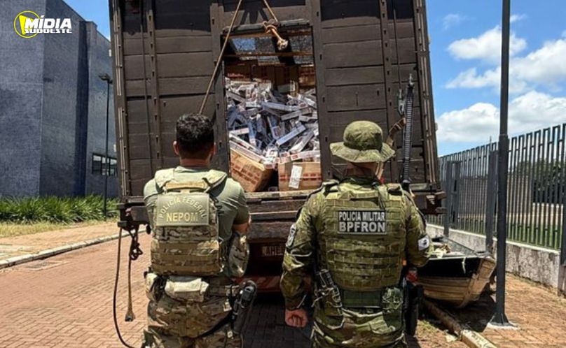PF e BPFRON apreendem veículos carregados com contrabando