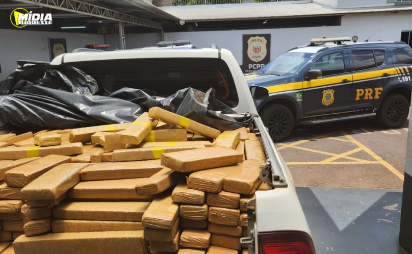 PRF intercepta carregamento de maconha em Campo Mourão