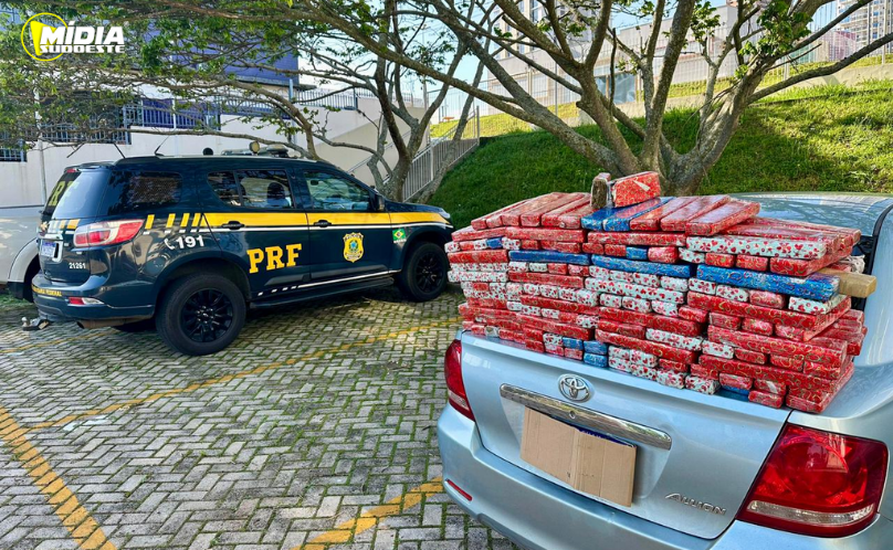 PRF apreende 132 quilos de maconha na BR-277