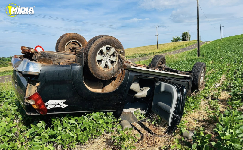 Capotamento é registrado na PR-886 