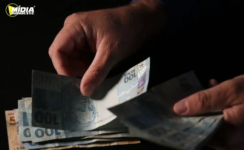 Governo libera saldo do FGTS retido pelo saque-aniversário