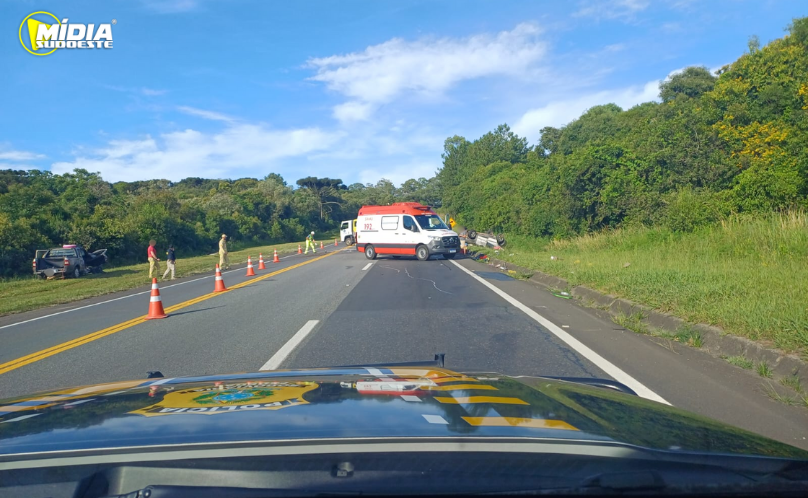 Colisão frontal deixa quatro feridos graves na BR-277