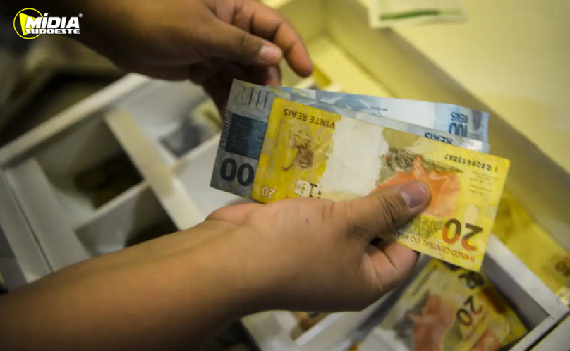 Prazo para sacar abono salarial acaba nesta segunda-feira