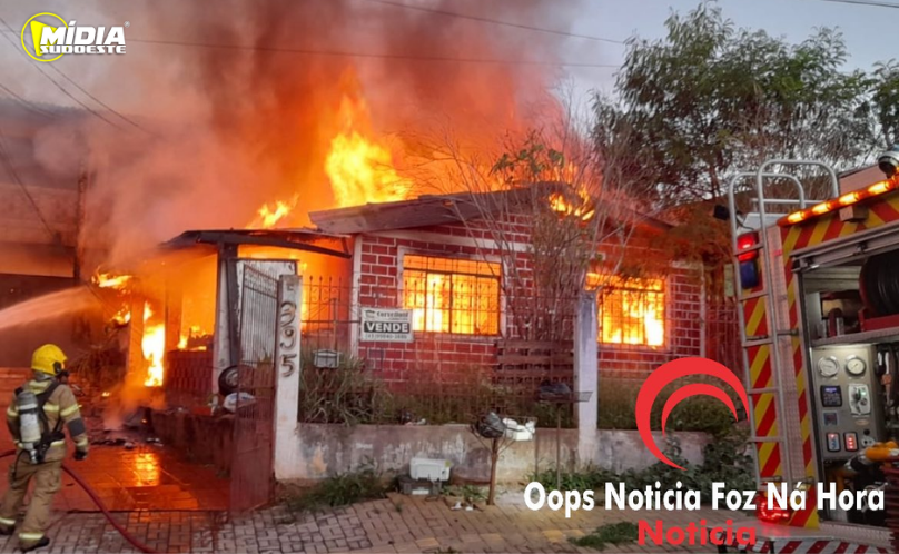 Incêndio destrói residência 