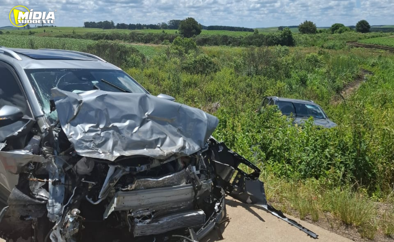 Dois ficam feridos em acidente na PRC-280