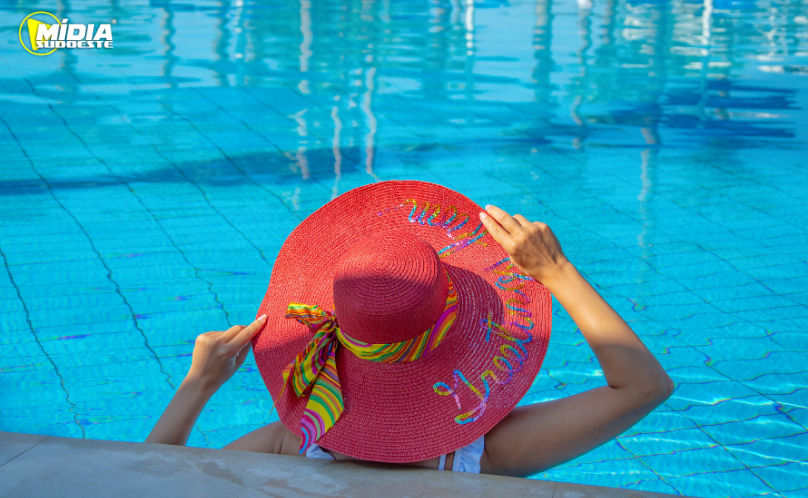 Férias refrescantes: cuidados essenciais na hora de mergulhar