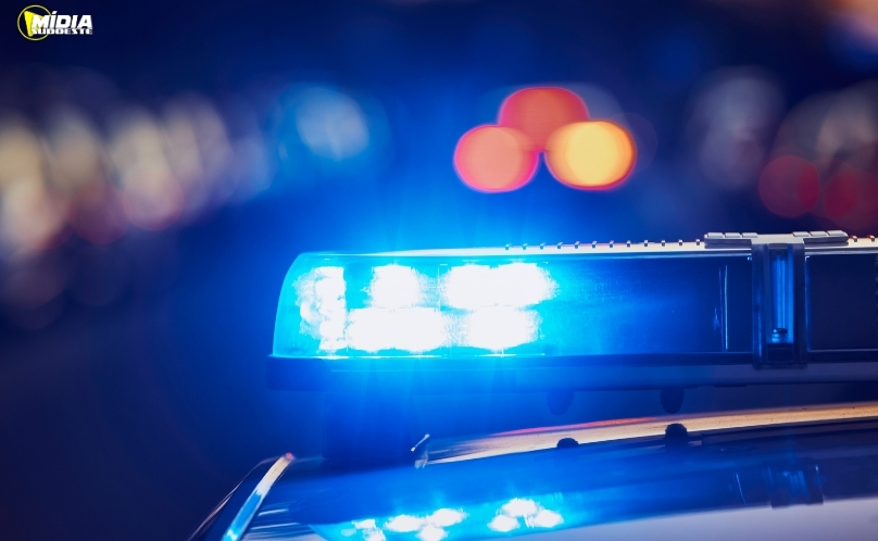 Homem com mandado de prisão é preso após perseguição policial