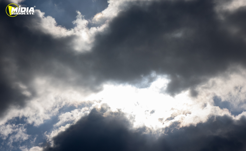 Fim de semana terá chuva e temporais no Paraná