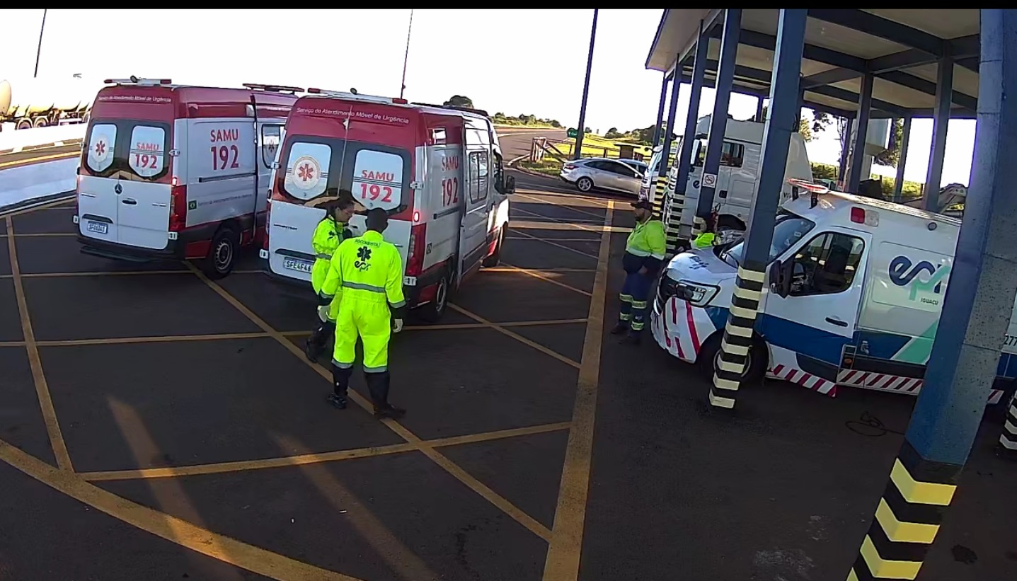 Socorristas da EPR Iguaçu atendem gestante de gêmeos e auxiliam no parto