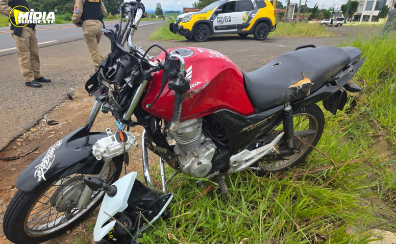 Adolescente morre após acidente entre moto e caminhão na BR-153