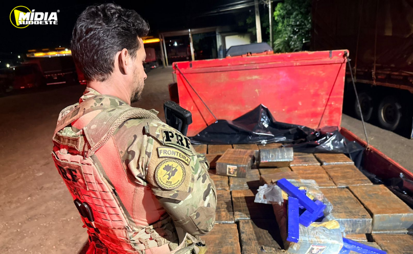 PRF apreende caminhão carregado com mais de 1 tonelada de maconha