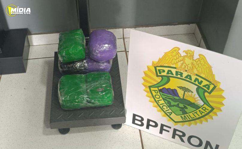 BPFRON prende jovem com droga em ônibus na BR-277