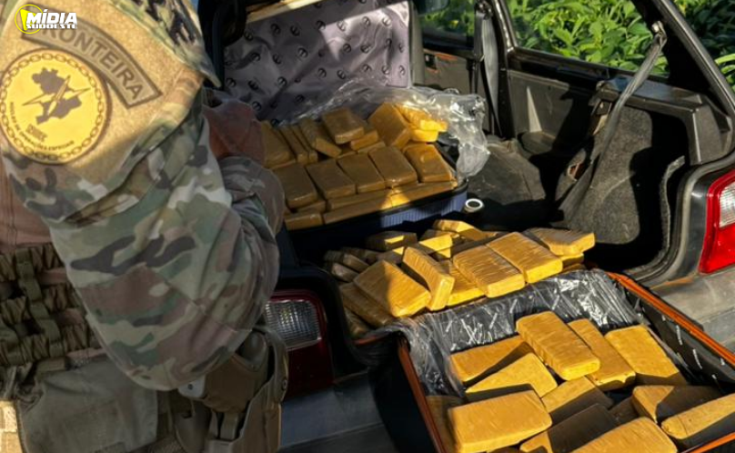 PRF apreende 90 kg de maconha em veículo abandonado