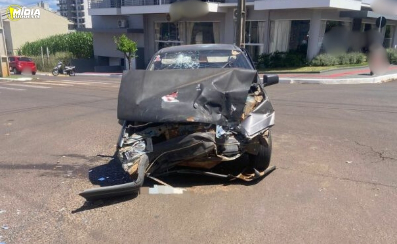 Colisão entre carros deixa homem e mulher feridos em Xanxerê