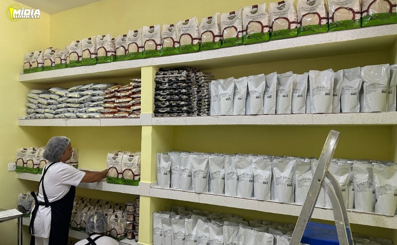 Paraná inicia distribuição de alimentos às escolas da rede estadual