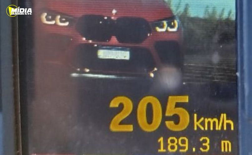 PRF flagra BMW a  205 km/h