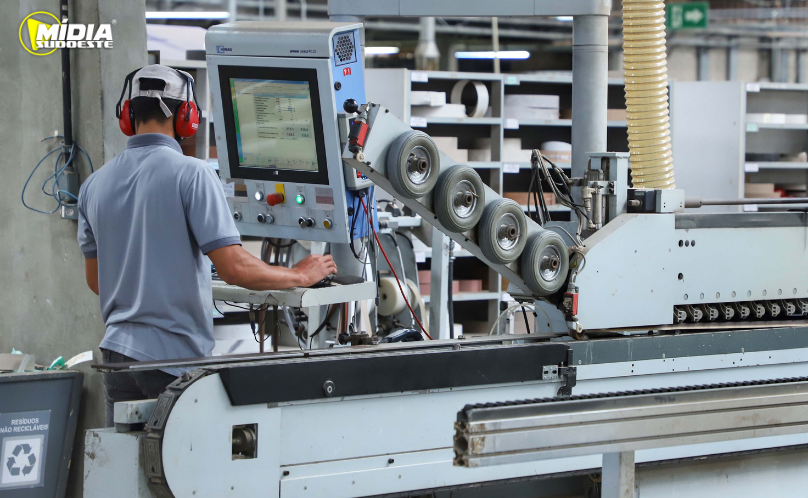 Paraná inicia semana com mais de 26 mil vagas de emprego abertas