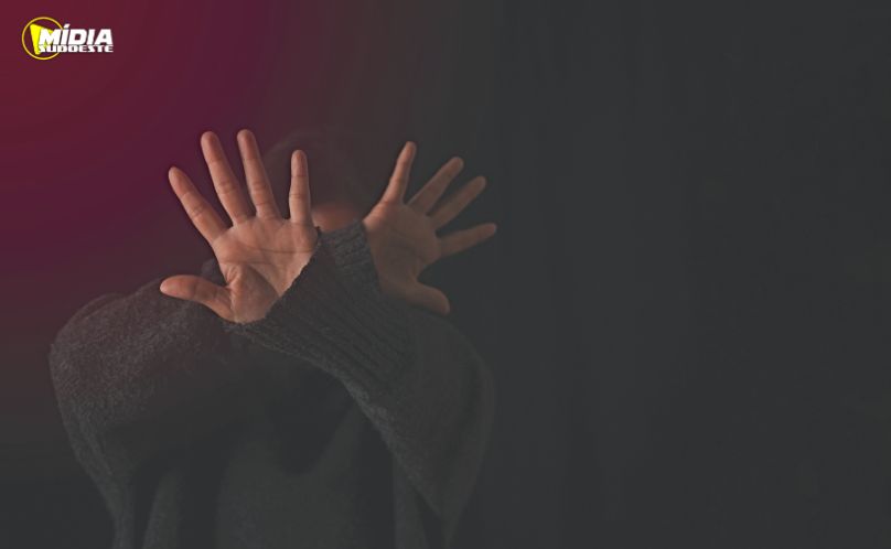 Desentendimento entre ex-casal resulta em danos a veículos