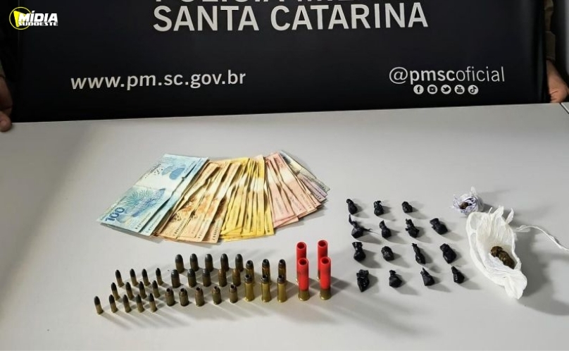 Homem e mulher são presos por tráfico de drogas