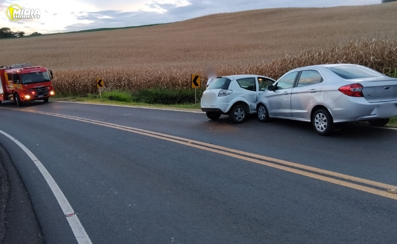 Acidente entre veículos deixa feridos em São Carlos